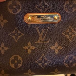 Meet your Posher, Yameese